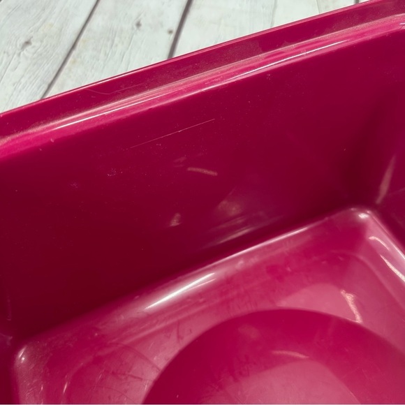vintage tupperware 9.5 Qt carry all picnic basket Deep Pink Storage Bin no lid - Picture 7 of 10